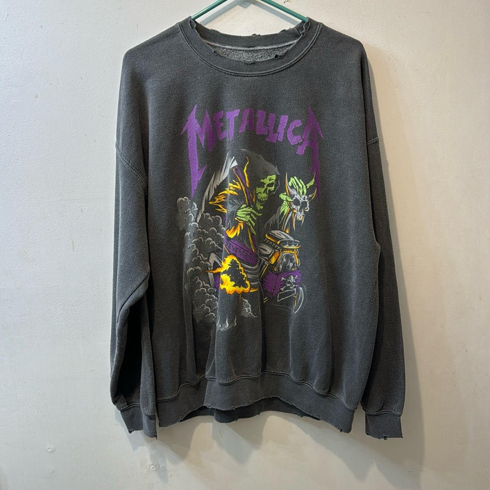 Urban Outfiters Metallica sweatshirt